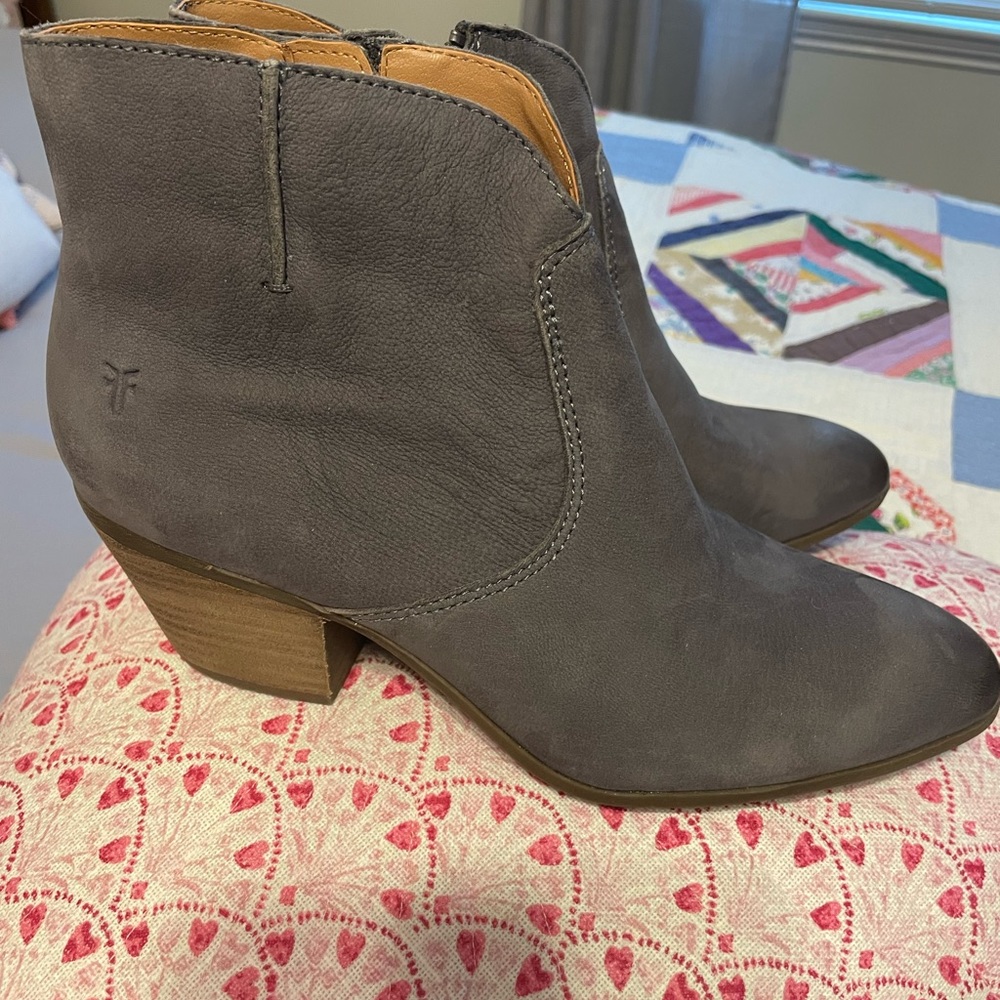 Frye Jea Gray Ankle Boots 8.5M EUC